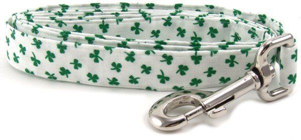 Shiny Shamrocks on White Dog Leash (size: XS)